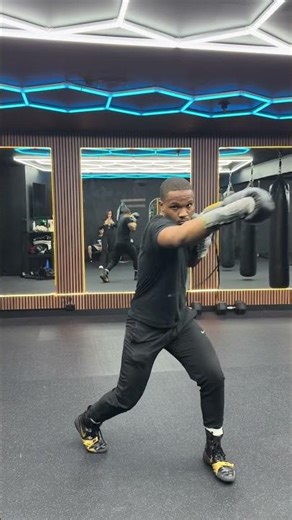 Practice THIS to perfect your pivot #boxing #training