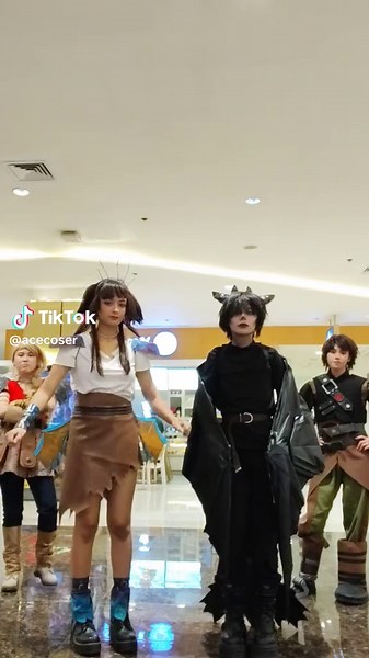 Toothless Dance Performance in Dragon Cosplay