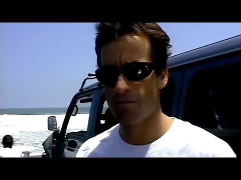 Tom Curren: Surfing's Eternal Style Master 🌊 Timeless Waves & Effortless Flow