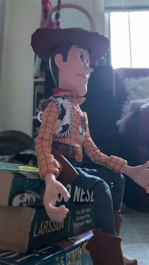 Toy Story Ultimate Action Woody figure - animatronic - talking toy