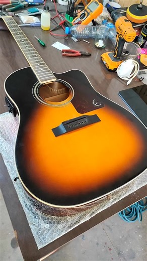 Epiphone AJ 220 on the bench today 🎼🎶 #cbk #cbkguitarworkshop #guitartech #guitartechnician #guitarluthier #guitar #acoustic #acousticguitar #epiphone #maintenance #restoration #cleaning #setup #restring #newguitar #newguitarday #fyp #foryou #foryoupage #lebanon #🇱🇧