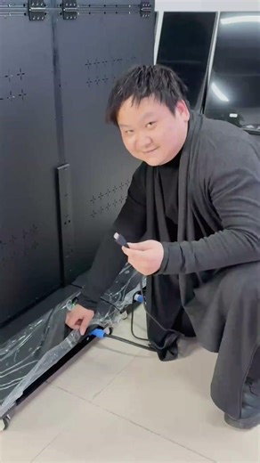 🔥 P1.86 Indoor GOB Spliceable LED Poster, simple spliced with HDMI cable!