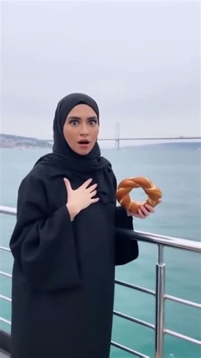 Vapurda Korna Şoku: Simitli Sakinliktan Buz Kesen Tepki! // Aibudur TEST VIDEO