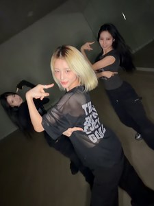 iconic 08z #UNCHILD #언차일드 #TINA #티나 #AKO #아코 #EVON #이본 | kpop random dance