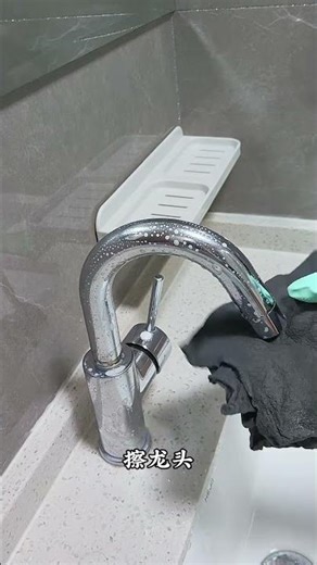 Say Goodbye to Mirror Water Marks! Transform Your Cleaning Game