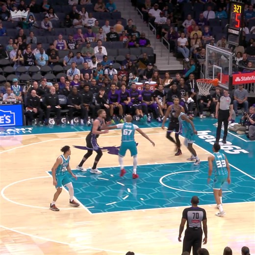 back-to-back threes for 'Lik 🏹🔥 | Sacramento Kings