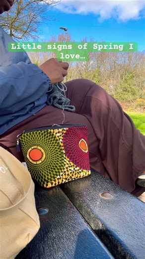 Little signs of Spring I love…🌿#springknits #springtime