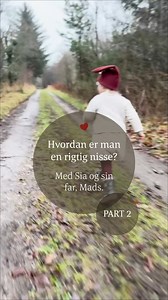 ✨❤️ NU ER DET PÅ SØNDAG, AT NISSEHUSET ÅBNER, OG VI GLÆDER OS SÅDAN TIL AT SE JER TIL JULEHYGGE, NISSEDRILLERIER, GLØGG OG ÆBLESKIVER ❤️✨ Hermed kan du se afsnit 2 af, "hvordan er man en "rigtig" nisse. I dette afsnit har Sia virkelig sat fut i fødderne og bruger alt den energi, som hun har. Og når man bruger alt den energi, så kan man hurtigt ende med blive træt og.....lidt presset 🤭 #adventshygge #nisser #tradition #nissehuset #jul #klarborgnisser #etlyklarborg #klarborg | Etly Klarborg