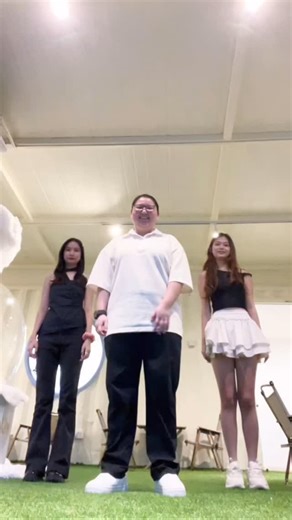 歸 on Instagram: "太抽象了 #pigdance #dance #海豹舞"