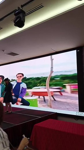 China Timur: Lagu Bergoyang di Singapura 🇸🇬