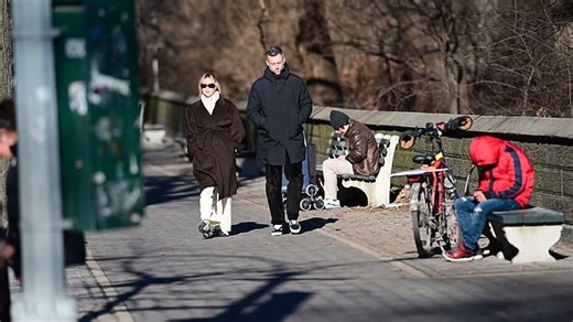 Jennifer Lawrence rocks warm, winter attire for NYC stroll