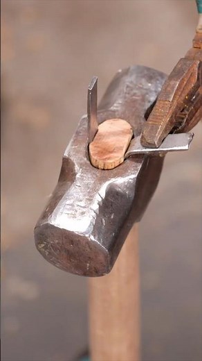 This Hammer Will NEVER Come Loose (Genius Handle Trick) #ToolHack #DIY