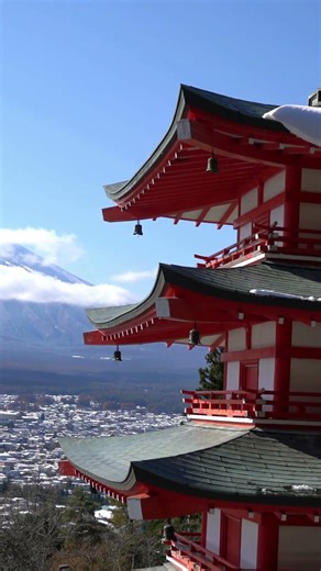 🌅 Watching the Sunrise from the Top of Mount Fuji ☀️