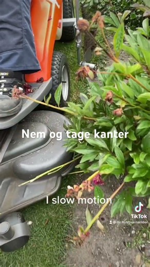 Nem og tage græskanter med Husqvarna r316tsx AWD. #husqvarna #2026 #garden #lawnmower #easy