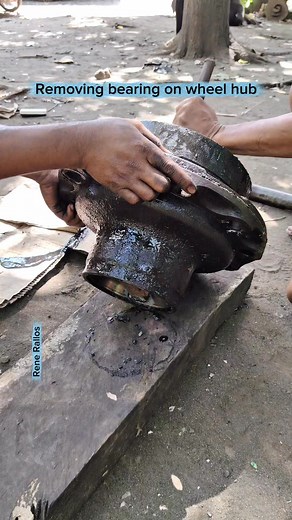 71K views · 251 reactions | Removing bearing on wheel hub #weldingtechniques #diy | Rene Rallos | Facebook