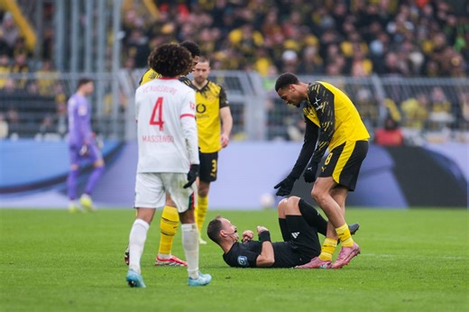 BVB: Schiri Dankert gibt Nmecha nach dem Spiel die Rote Karte - "Zweikampfführung überdenken"