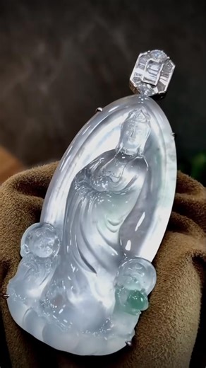 2.5K views · 85 reactions | Myanmar grade A Guanyin jadeite pendant 观自在菩萨，裸石61.2-32-7.5mm， 整体73-32-14mm，52g， 18K金伴天然钻石镶嵌 | Myanmar jadeite jade pendant | Facebook