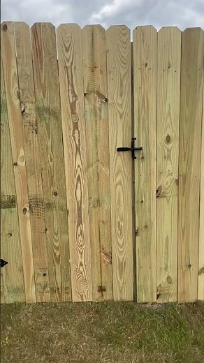 DIY privacy fence build - How to - Dog ear picket fence #diy #construction #home #viral #outdoors