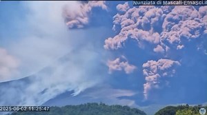 50K views · 310 reactions | It seems Mt Etna in Sicily blew a pretty big fuse a short while ago!  Look at that pyroclastic flow down the mountain!  | Kildare Weather | Facebook