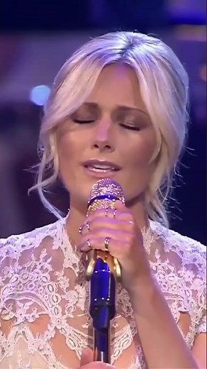 Helene Fischer — I Heard there was a secret chord that David played and it pleased the L…