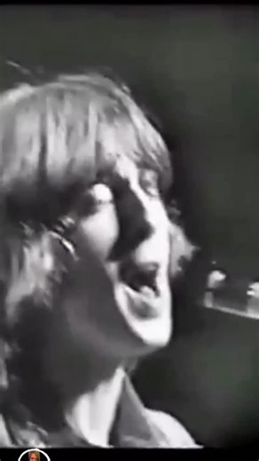 Cream White Room Live 1968 (Eric Clapton, Jack Bruce & Ginger Baker) “White Room” is a song by British rock band Cream, composed by bassist Jack Bruce with lyrics by poet Pete Brown. They recorded it for the studio half of the 1968 double album Wheels of Fire. In September, a shorter US single edit (without the third verse) was released for AM radio stations, although album-oriented FM radio stations played the full album version. The subsequent UK single release in January 1969 used the full-le