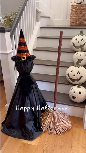 Tomato Cage Witch #halloweendecor #halloween #diy