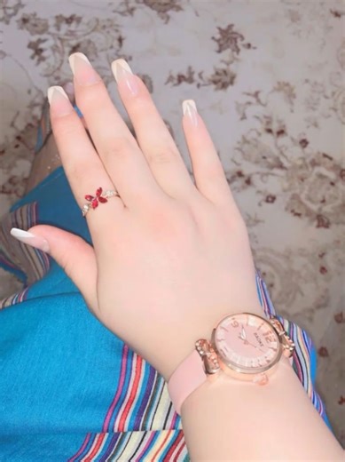 Girls vs Boys Hands: Which Are Cuter?