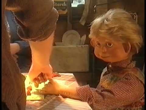 The Bradshaws TV Show - Episode 07 of 10 - Monopoly Night