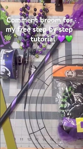 How To Make a Halloween Wreath/ Halloween Wreath/ Dollar Tree Halloween Wreath/ Dollar Tree Wreath