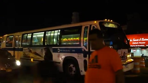 MTA New York City Bus 1999 NovaBus RTS-06 5165 on the Q17 Limited @ 169th Street hillside Avenue July 1, 2014