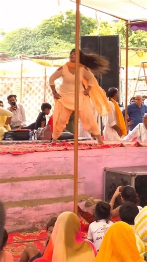 komal choudhary dance in new Delhi #shortsviral #shorts #virelshorts #trending #reelsvideo #viral