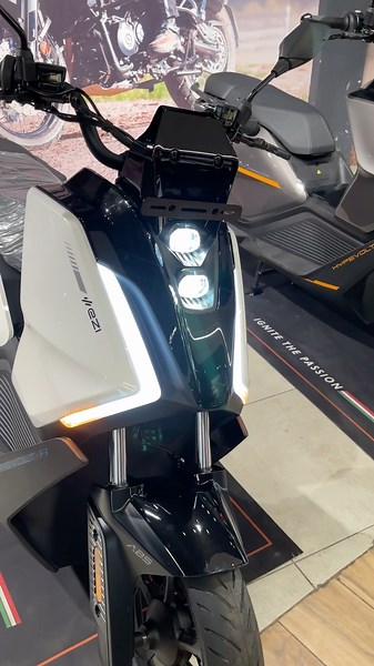 New Keeway Hypevolt-R 2026 | Most Advanced Electric Scooter #keeway #keewayhypevoltr #evscooter