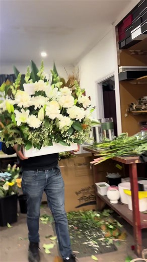 Shop Local | Fresh Flowers | Same-Day Delivery Explore our collection today and let your loved ones feel special! #FlowerCity #FreshFlowers #BloomingBeauty #Florist #LocalBusiness #FlowerArrangements #GiftIdeas #samedaydelivery