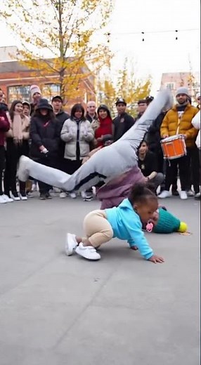 Epic Grandma Breakdance Battle with Baby #breakdance #breakdancebattle #funnyvideo #funnyshorts