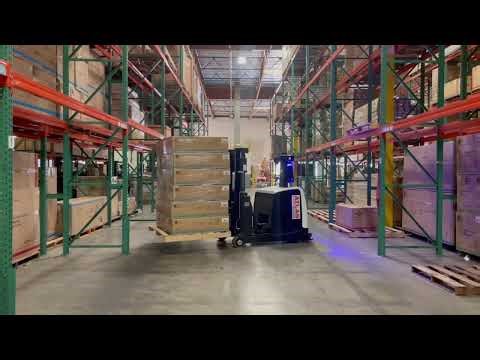Humro ATLAS AC1500 | Heavy-Duty Autonomous Tugger for Industrial Logistics