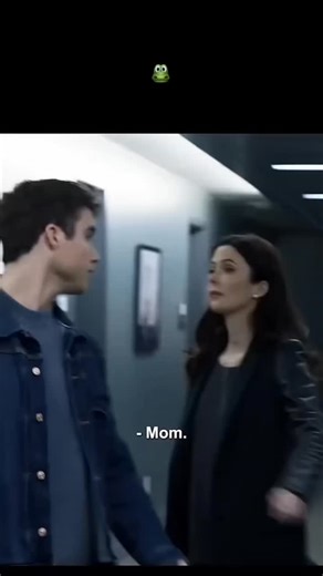 next_scenemedia on Instagram: "🦸‍♂️📰 Superman & Lois (2021) 🎞️ Genre: Superhero • Drama • Action 📅 Year of Release: 2021 🎬 Directors: Various (Greg Berlanti, David McWhirter, Todd Helbing as showrunners) ⭐ Cast: Tyler Hoechlin (Clark Kent / Superman), Elizabeth Tulloch (Lois Lane), Jordan Elsass, Alex Garfin, Dylan Walsh 📖 Plot (50 words): Clark Kent and Lois Lane juggle superhero duties and raising teenage sons while facing new threats in Smallville. Balancing family challenges with globa