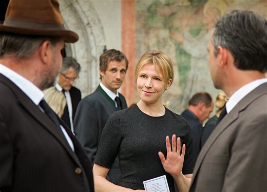 Ein Geheimnis im Dorf - Schwester und Bruder (2016) | ČSFD.cz