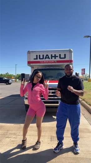 Otw to get them keyssss 🏡🔑 #fyppppppppppppppppppppppppppppppppppp #movingseries #tiktokcouplegoals #trendingvideo #dallastexas