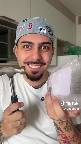 #PUBLI Pode cair na rotina, pegar chuva e acompanhar qualquer rolê. 💦📱 Com proteção IP68/IP69/IP69K, o REDMI Note 17 Pro Max 5G está pronto para encarar o dia a dia com você. Relaxa, isso é REDMI Note 17 Pro Max 5G. #REDMINote17Series #MáximaBateriaMáximaEnergia #PoderMaxRN17 #xiaomibrasil @Xiaomi Brasil
