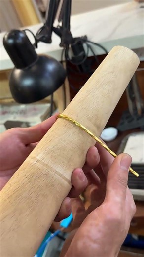 Golden Legacy: Infinity Band - Shenzhen Jewelry Craftsmanship