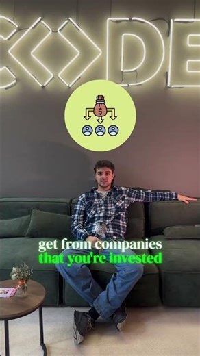 Accumulating vs Distributing Dividends