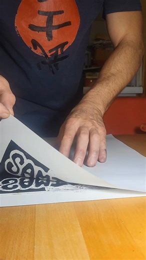 Po dolgih letih spet malo ustvarjam, malo za hec, malo zares. Lotil sem se linoreza, po mojem sem že linorezni odvisnež. Miha Erič (Umetniška Šola in Galerija Erič) hvala za vse napotke, pridem k tebi na delavnico linoreza, 100%! | Moderni Samuraj