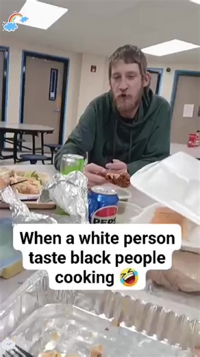White people trying Black food for the first time🤣🤣🤣#Whitepeople#Blackfood#funny#Soulfood#fyp