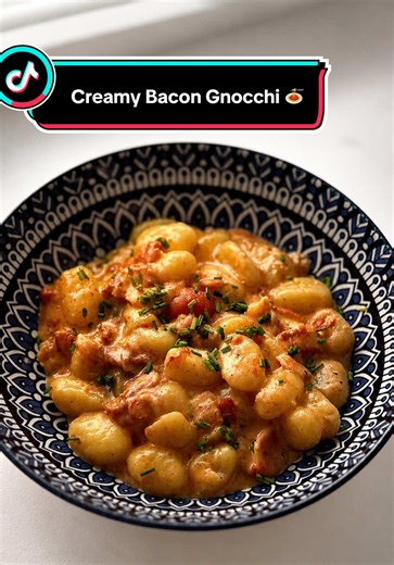 ⸻ Creamy Bacon Gnocchi 🍝 1. Fry the bacon in a pan until crispy 2. Add chopped tomatoes and cook for a few minutes 3. Pour in the cream and mix well 4. Add cheese and let it melt into the sauce 5. Toss in the gnocchi and cook until coated and heated through 6. Sprinkle with fresh herbs on top ✨ So creamy, rich and ready in minutes! #gnocchi #easyrecipes #creamy #foodtok #quickmeals