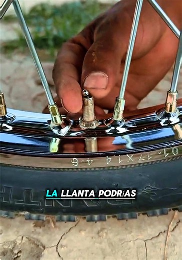 Cómo inflar una llanta con el escape de tu moto: guía rápida