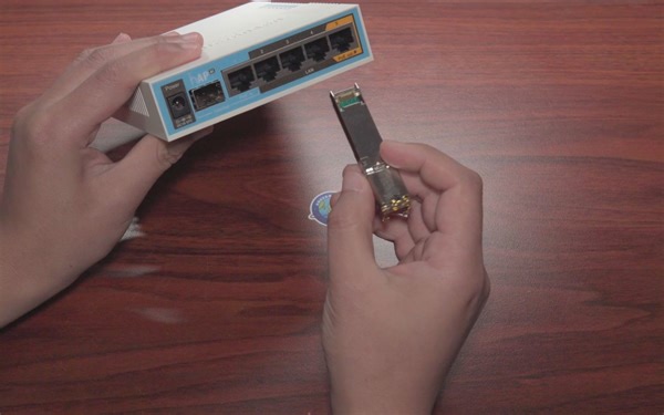 SFP+ 光转电模块拆解