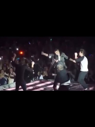 One Direction: Zayn and Louis Moments