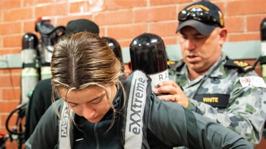 Defence to get $1b to hire new recruits