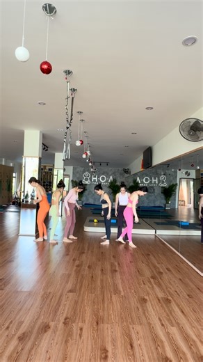 ∞ on Instagram: "Save & try . #acroyoga #yogalife #yogi"