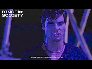 Beginning of the Final Fight - Vampires: The Turning (2004)